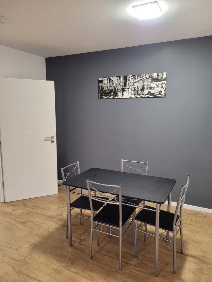 Schoene, Gemuetliche Moeblierte 2 Zi Wohnung In Rgb ريغنسبورغ المظهر الخارجي الصورة